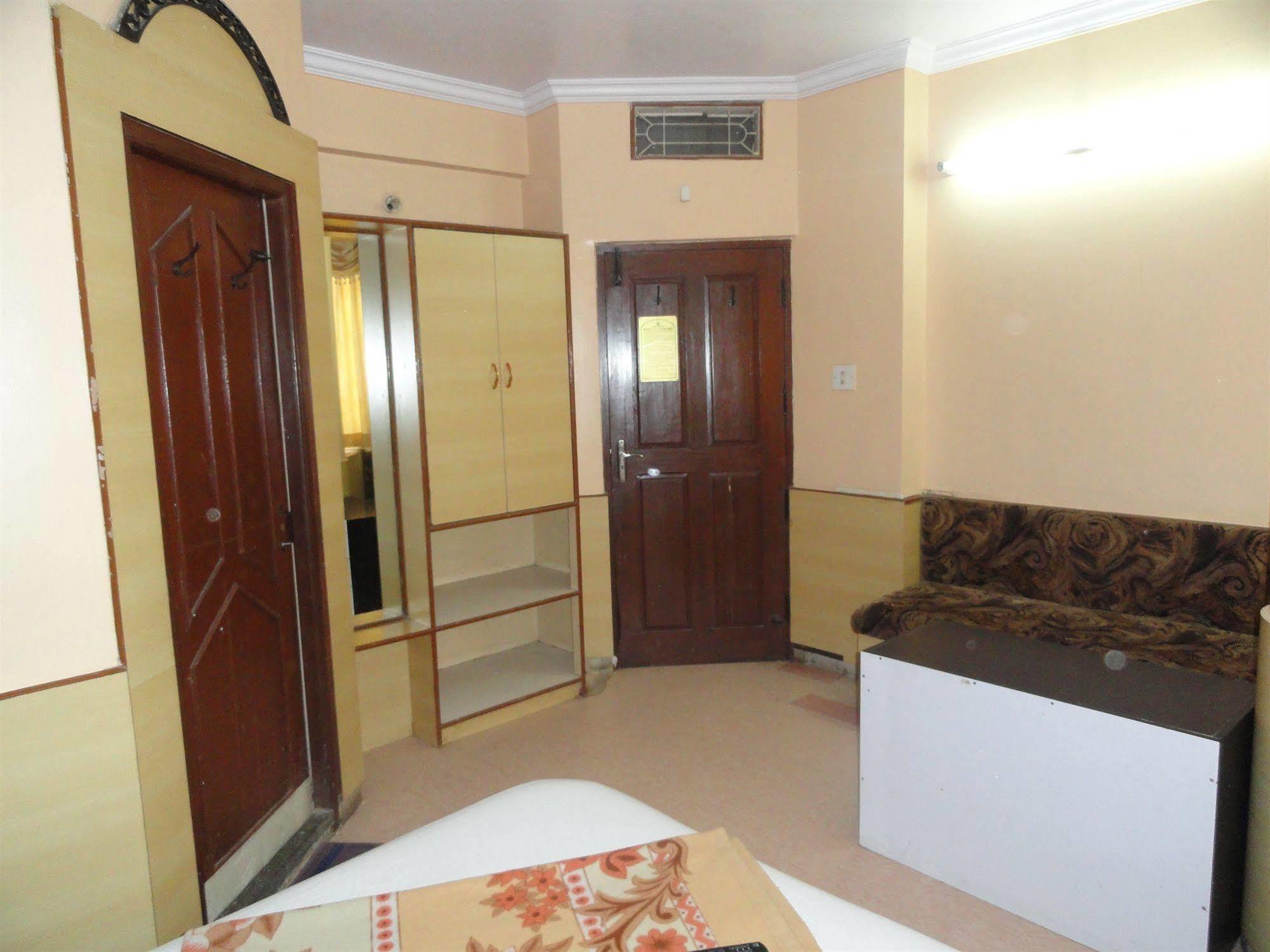 Hotel T.A.P. Paradise Bangalore Extérieur photo